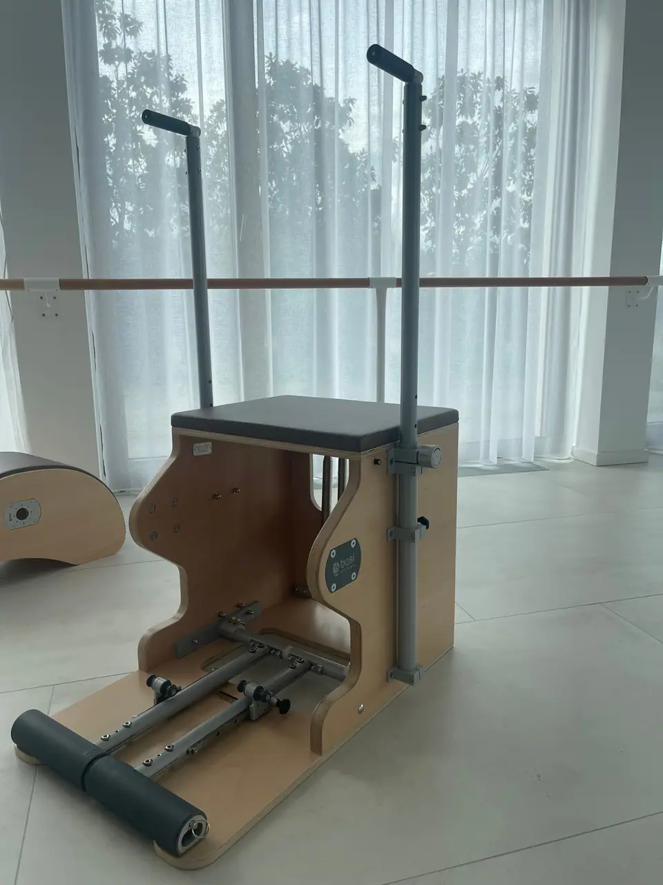BASI Systems Wunda Chair im hellen MÉ·US Studio